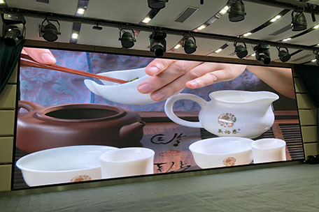 深圳市马山头学校多功能厅室内全彩P2.5带3D功能LED显示屏-复制